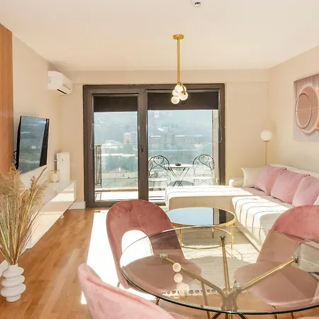 Lux Diamond-limak Center Apartment